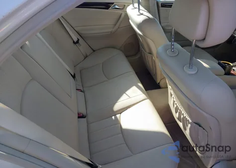 2007 Mercedes-Benz C 280 Luxury 4Matic z USA, uszkodzony, nr VIN WDBRF92H97F865732